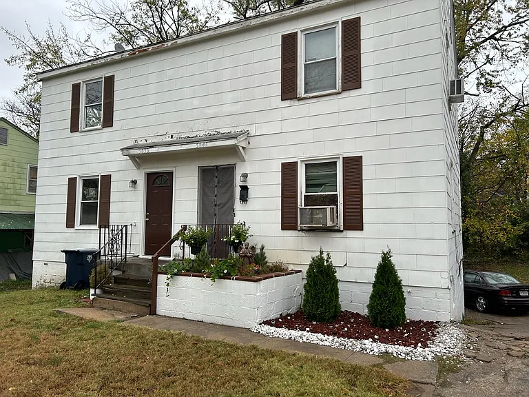 5839 Bellefontaine Ave — Photo 2