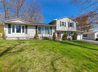 215 Weskora Rd, Yorktown Heights, NY 10598