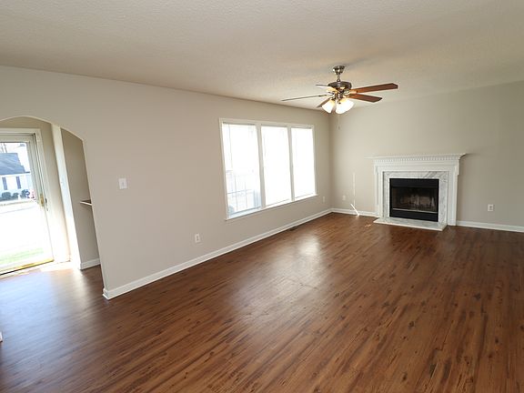 4th image of 2324 Maybrook Dr