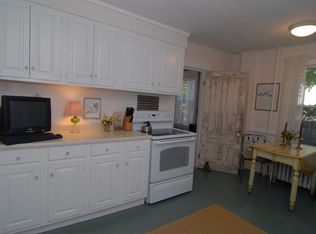 5 Warren St, Ipswich, MA 01938