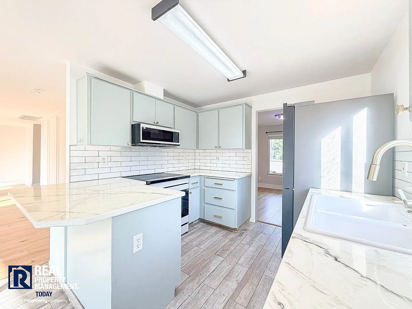Updated 4-Bedroom Hidden Village Home | Smart Appliances, A/C & Expansive Fenced Yard — Photo 3