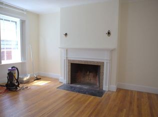 9 Pinckney St APT 2, Boston, MA 02114