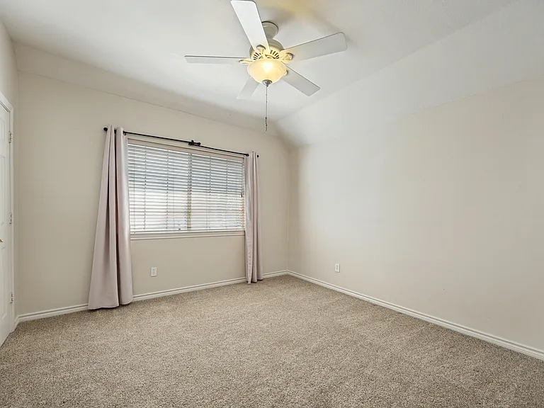 2129 Argyle Dr — Photo 14