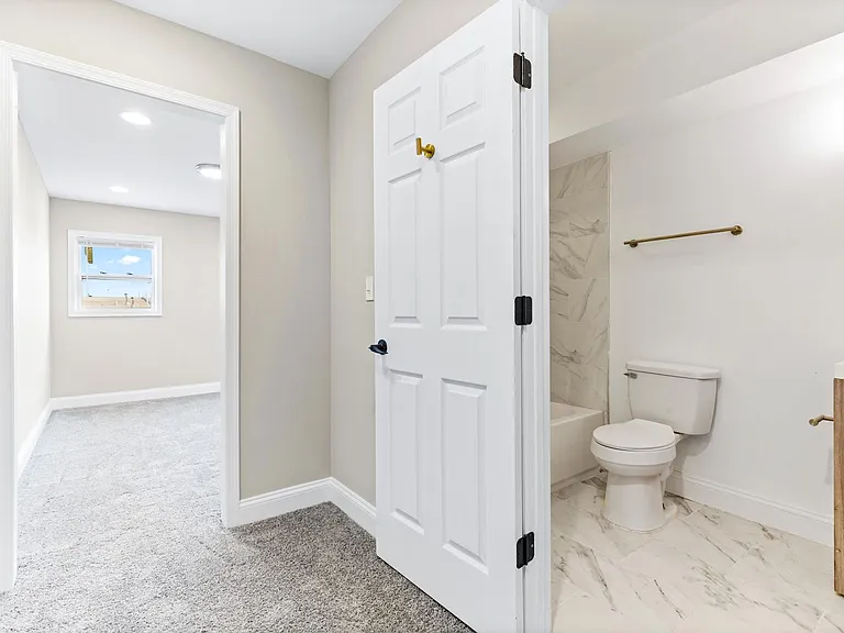 233 N Rose St — Photo 18
