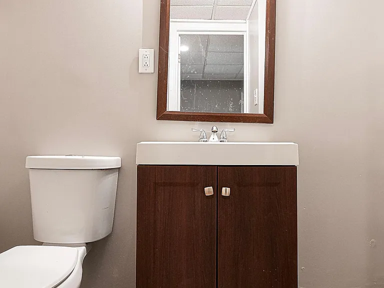 15 Burnsway Ct #9G — Photo 25
