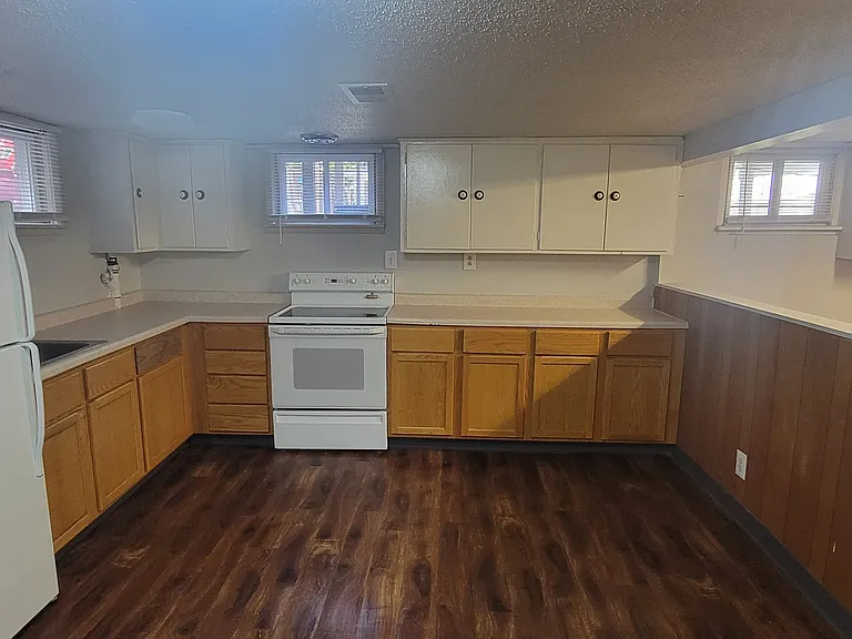 LL Kitchen - Living room