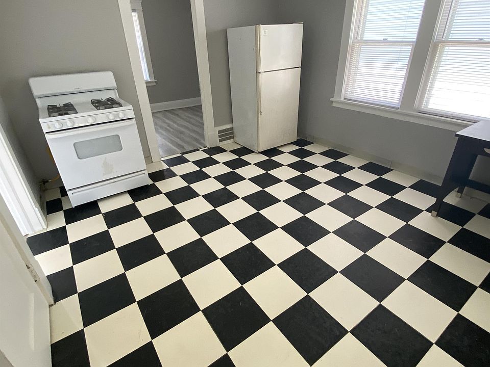 1st image of 1623 Hopkins Ave APT 1