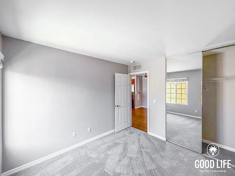 5252 Balboa Arms Dr #222 — Photo 8