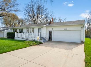 5239 Foulk Rd, Waterloo, IA 50702