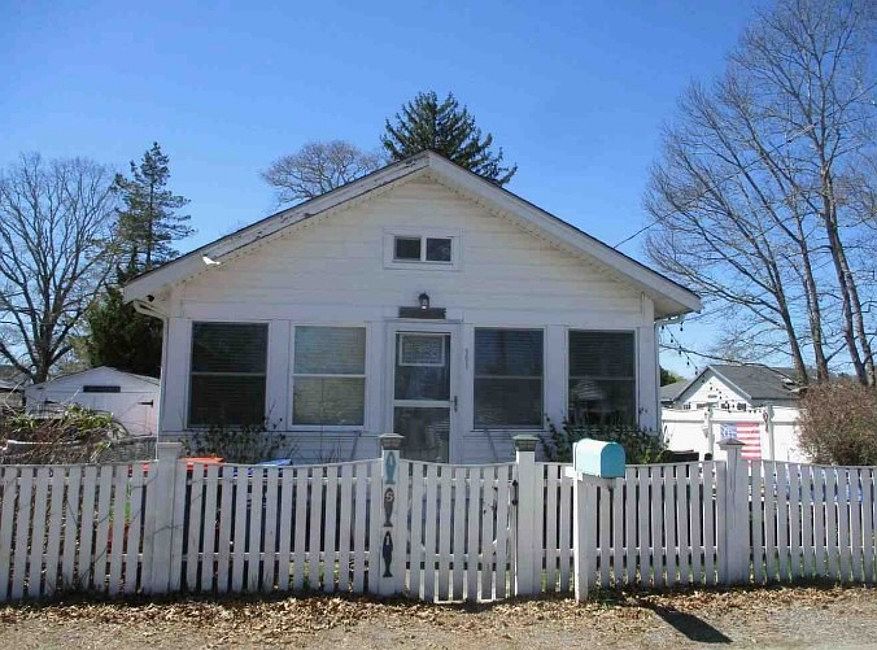 151 Swifts Beach Rd, Wareham, MA 02571 Zillow