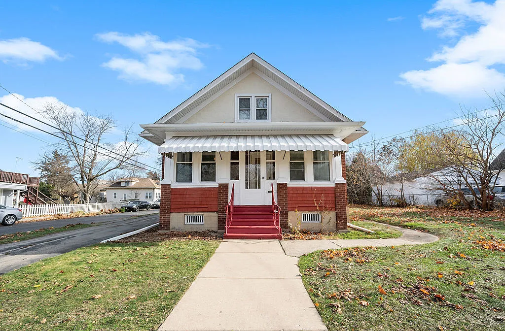 363 Hill Ave photo 1