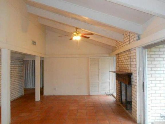 3rd image of 43 Camden Pl
