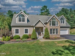 176 Oak Ridge Dr, Milford, PA 18337