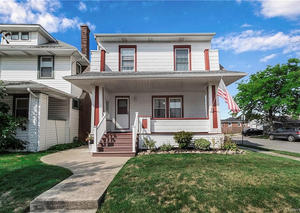 1st image of 214 Parkwood Ave