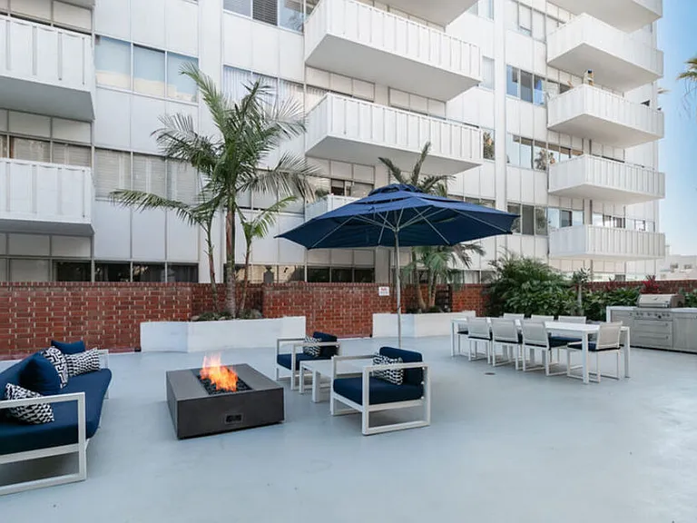 7135 Hollywood Blvd #903 — Photo 34