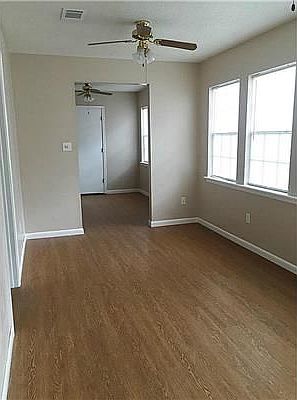 5th image of 353 Hiller Dr