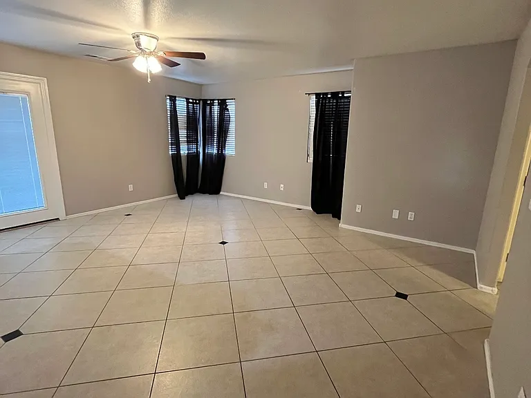 9014 W Port Au Prince Ln — Photo 8
