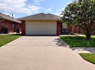 508 SW 38th Ter, Moore, OK 73160