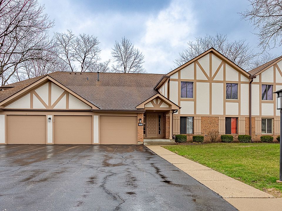 1st image of 905 Surrey Dr APT 2A