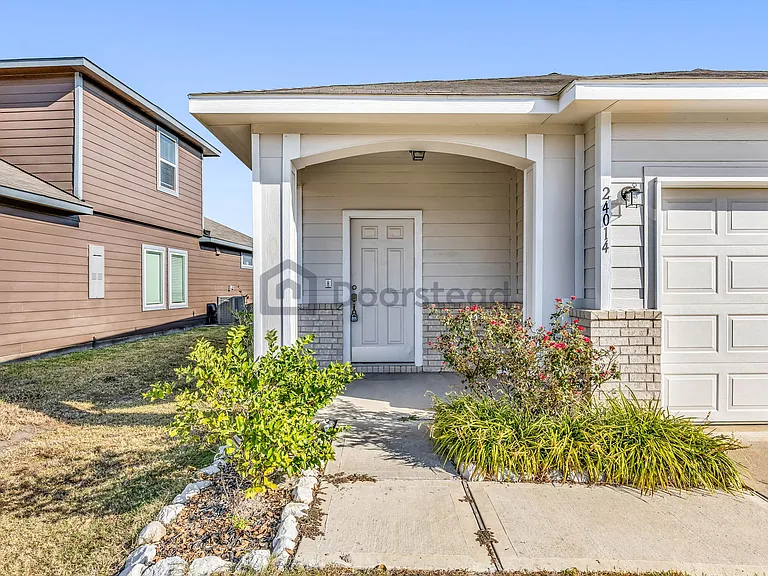 24014 Farmstead Dr — Photo 5