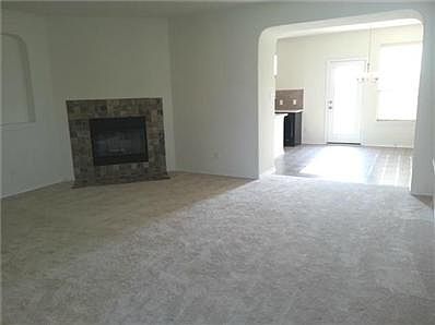 4th image of 607 Saul St