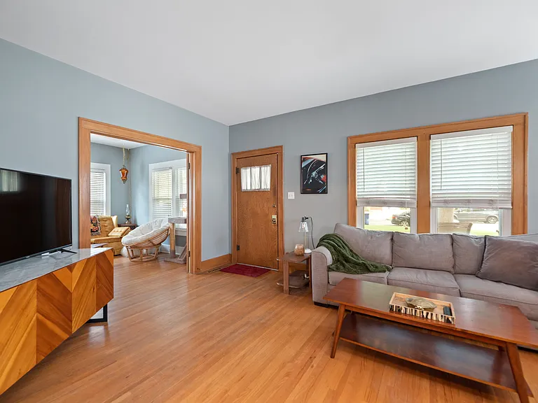 1221 N Perry Ave — Photo 5