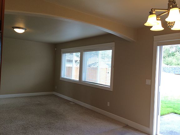 4th image of 215 167th St E