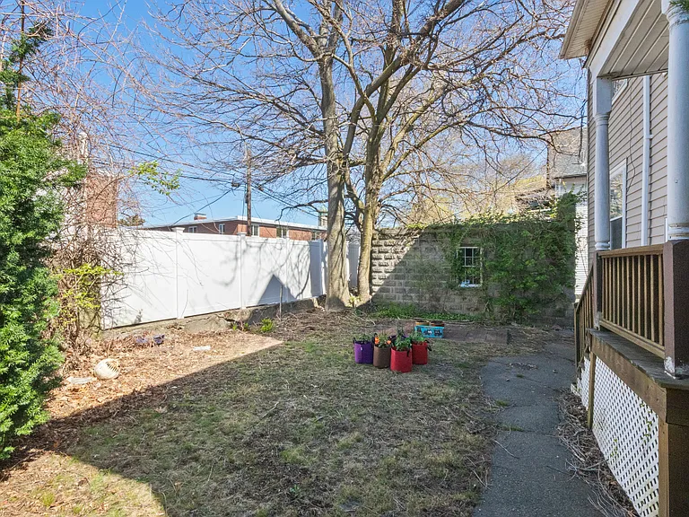 21 Bentley St — Photo 16