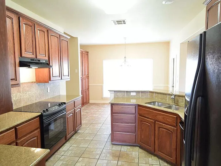 4 Hollywood Ct — Photo 6