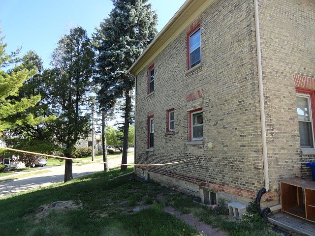 2nd image of 231 Grand Ave