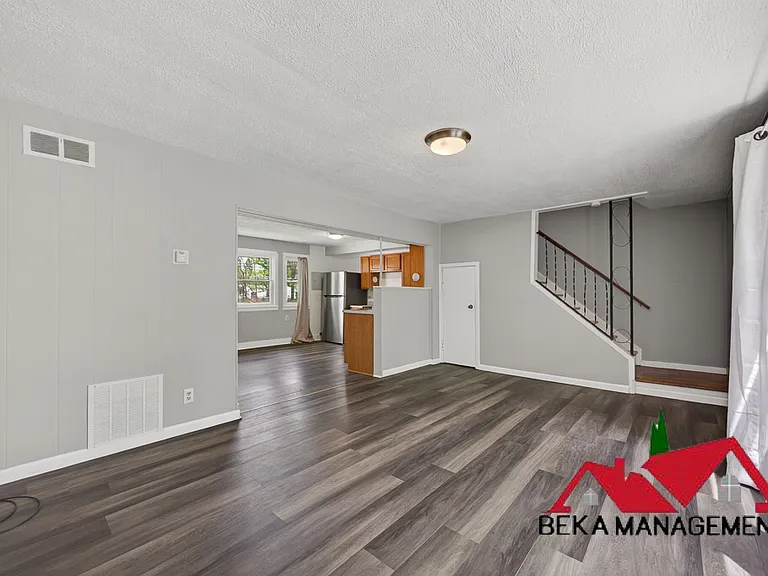 2264 Delton Ct — Photo 11