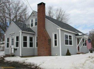 14 Hallowell St, Winslow, ME 04901
