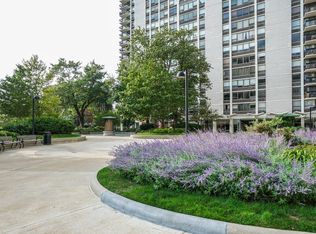 1455 N Sandburg Ter APT 1103, Chicago, IL 60610