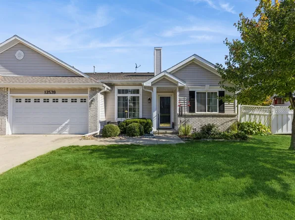 12539 Douglas Pkwy, Urbandale, IA 50323