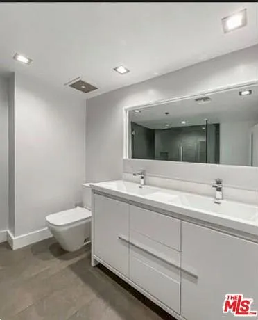 10660 Wilshire Blvd #907 — Photo 6
