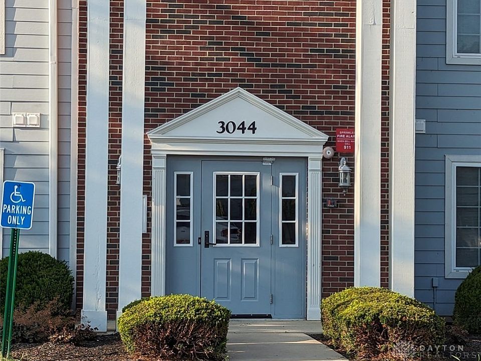 1st image of 3044 Westminster Dr APT 102