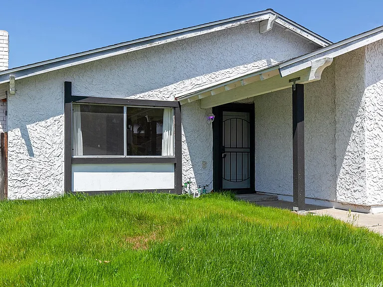 1341 Cerritos Ct — Photo 2