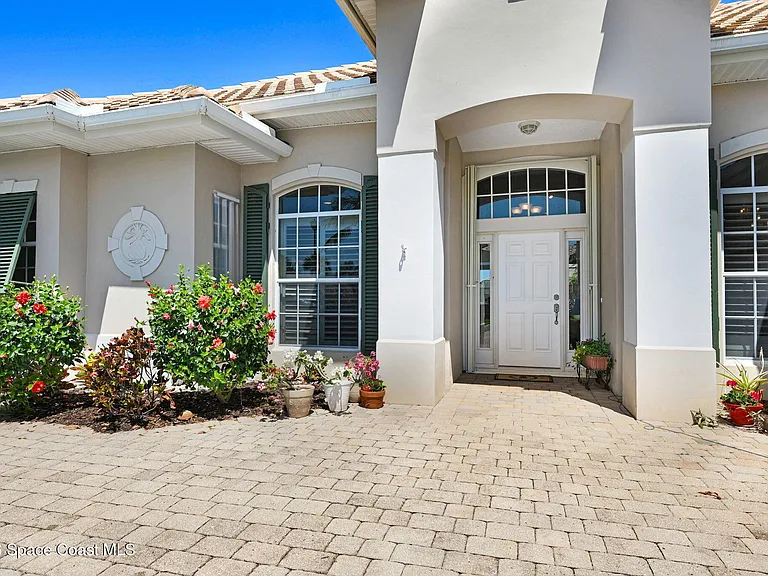 5327 Solway Dr — Photo 2