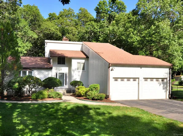 50 Strickland Street, Glastonbury, CT 06033
