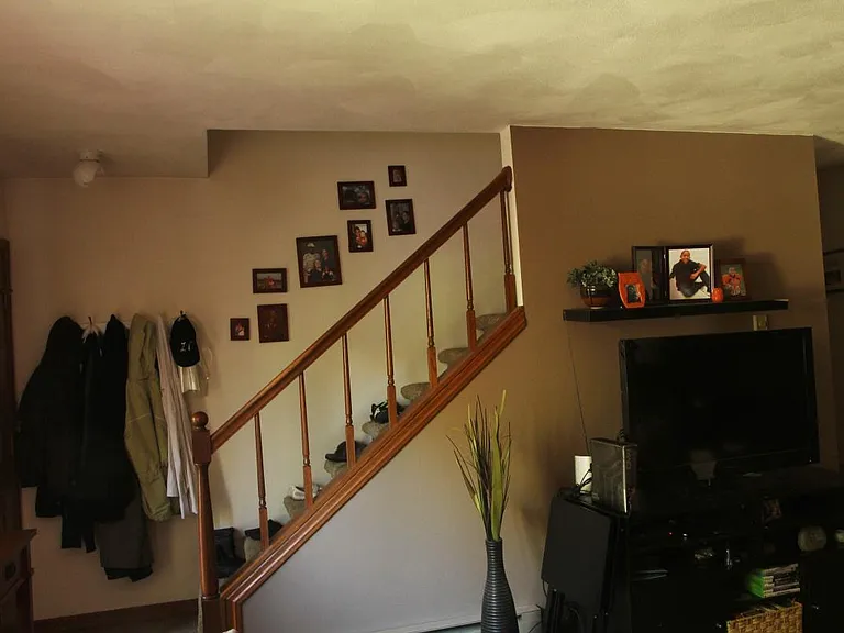 884 Hemlock Dr — Photo 5