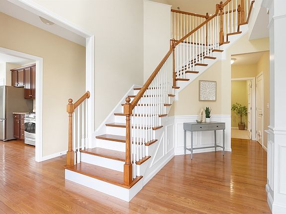4th image of 44 Sienna Ln #44