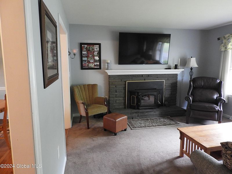 3rd image of 537 Leahy Lane