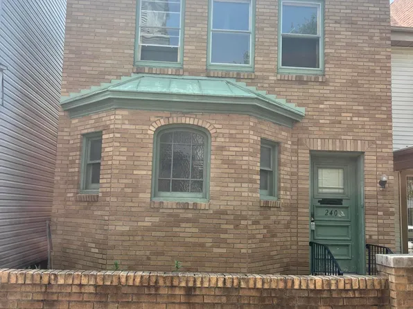 240 S Hickory St, Mount Carmel, PA 17851