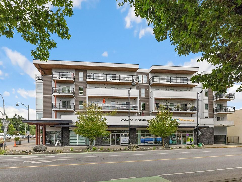 1st image of 15 Canada Ave #206