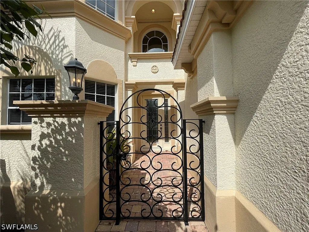 4 bed, 4.5 bath, 2846 sqft, $4,500 — Photo 2