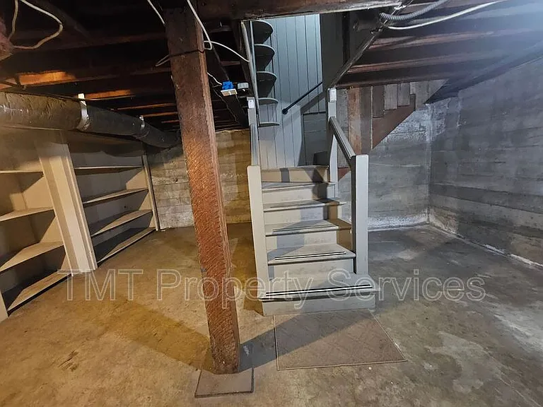 1214 N Pershing Ave — Photo 46