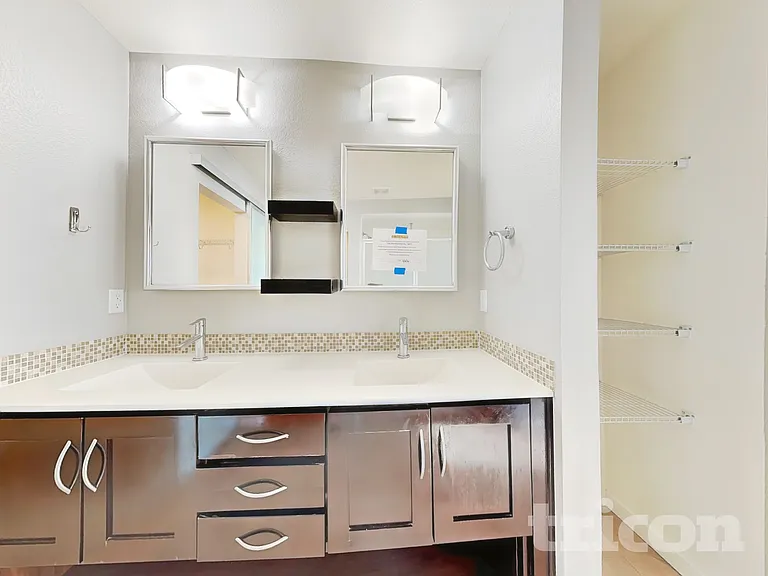 10239 Southlawn Cir — Photo 7