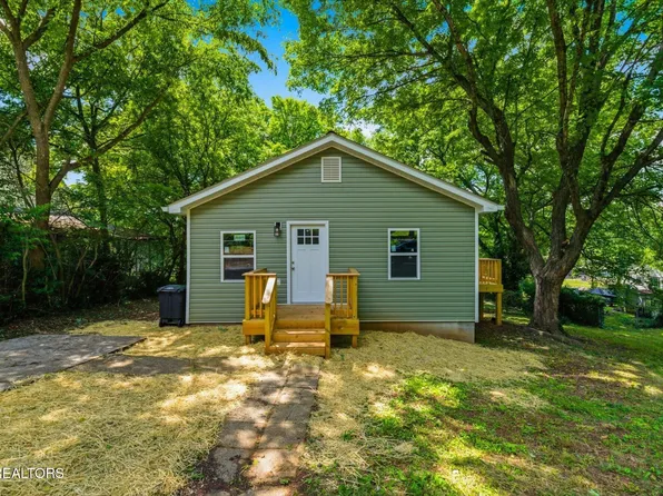 505 College St, Athens, TN 37303