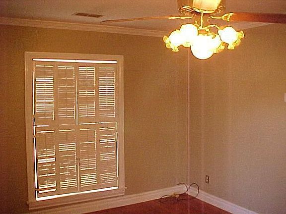 3rd image of 129 Lilac Ln