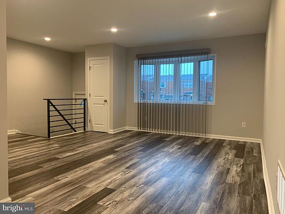3rd image of 3564 Chalfont Dr